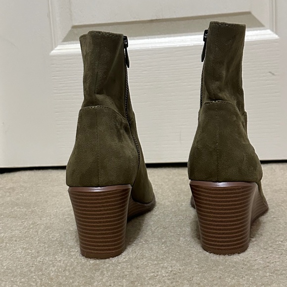 Adrienne Vittadini Suede Ankle Boots Tan Taupe - Picture 7 of 12